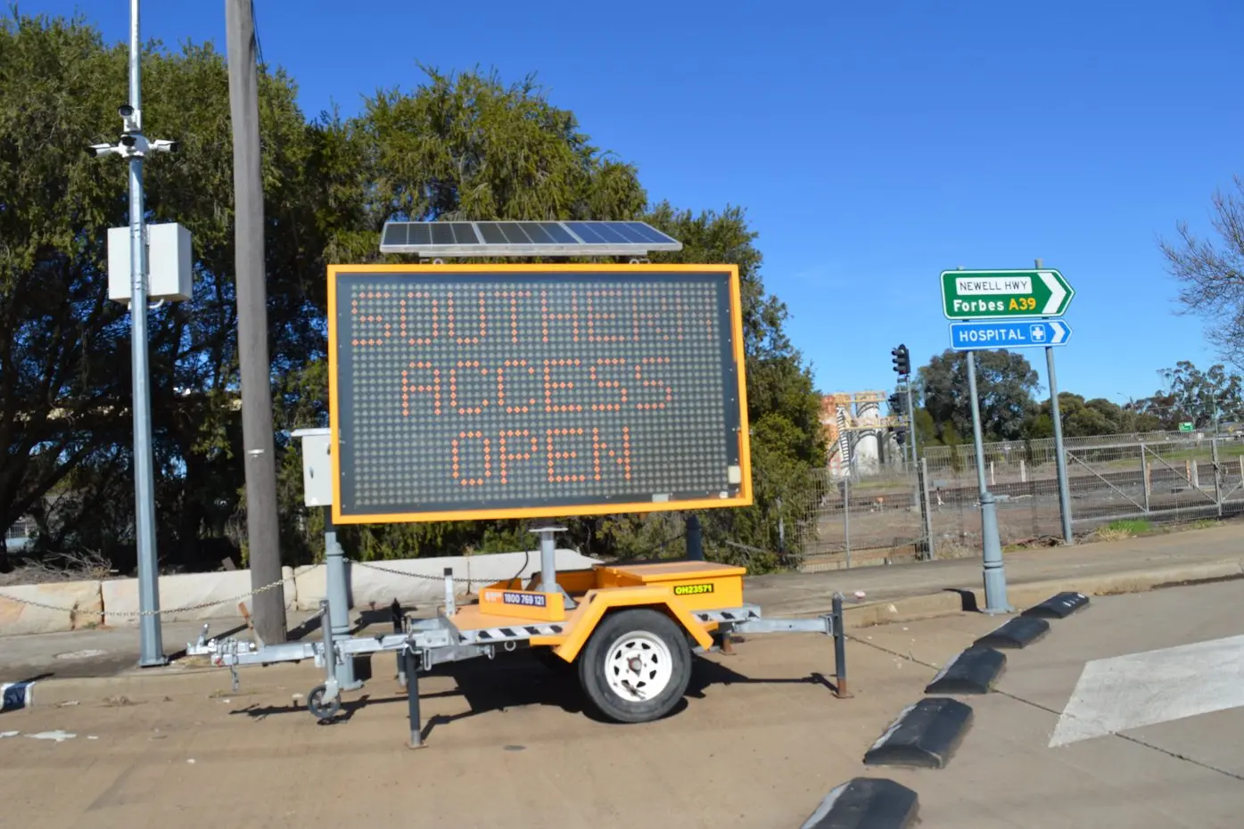 The southern access connecting the former highway/Forbes Road to the Parkes Bypass and Newell Highway is open once again.