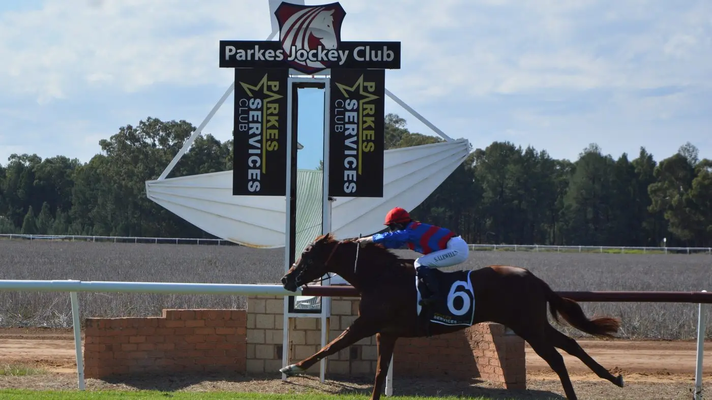 Tamworth team cashes-in at Parkes