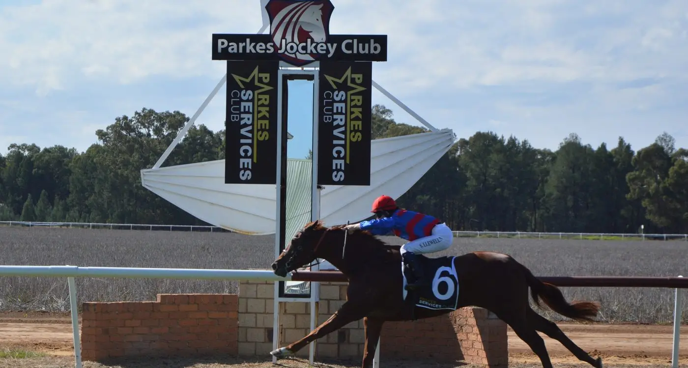 Tamworth team cashes-in at Parkes