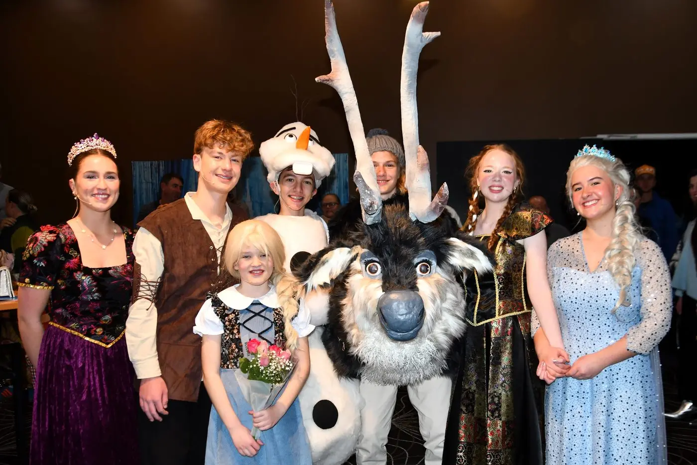 Queen (Zoe Billsborough), Kristoff (Harrison Rowbotham), Young Elsa (Stephanie Hornery), Olaf (Brodie Stephenson), Sven (Oscar Hendry), Anna (Abigail Herd) and Elsa (Lexie Herden). PHOTOS: Jenny Kingham