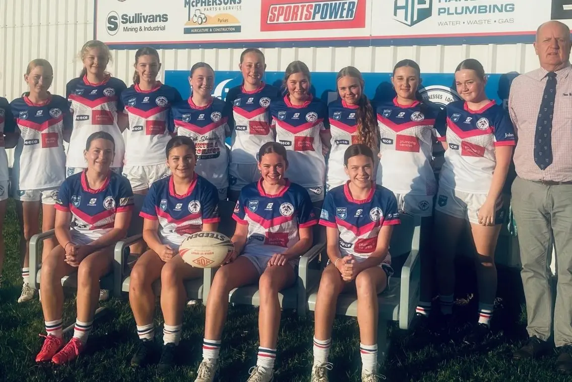BACK ROW L-R: Emily White, Emma Hando, Shae-Lee Lord, Piper White, Ruby Heraghty, Corby Fliedner, Miley Duff, Myla-Rose Studdert, Ayesha Carruthers, Chelsea Norris, Steve Hooper (Coach)\\nFRONT ROW L-R: Miley Nash, Katie Galvin, Kelsey Finnegan, Daisy Rice.