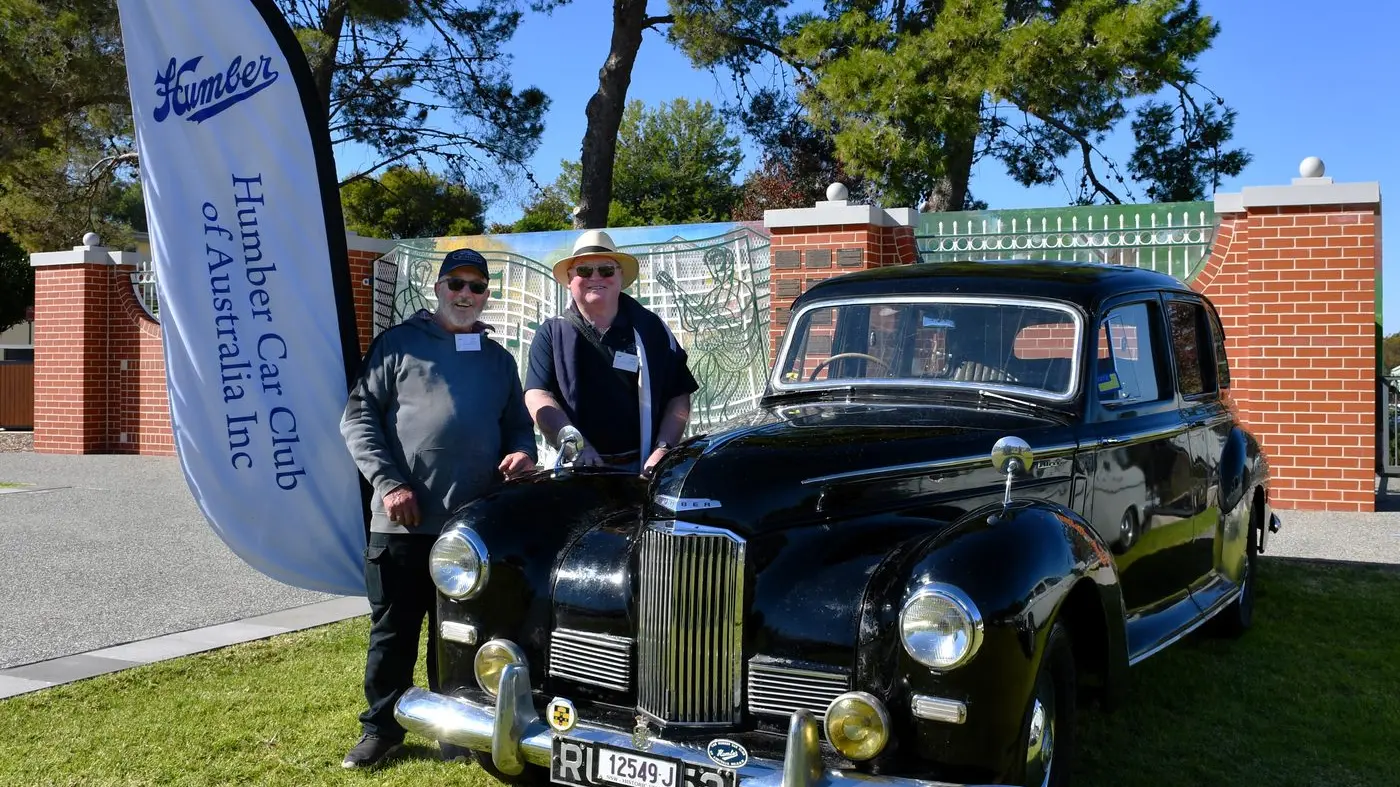 Humber cars roll into Parkes
