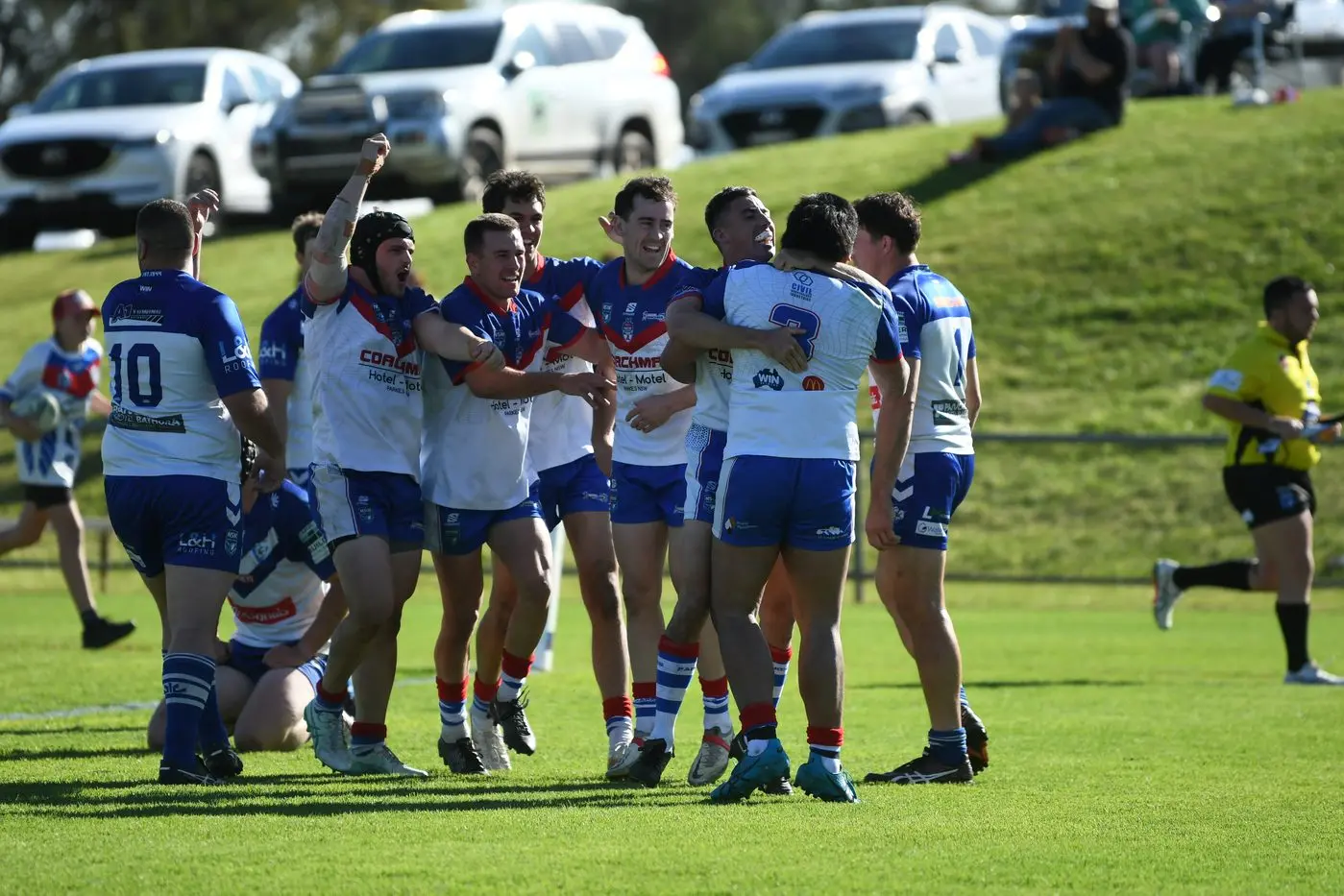 The Spacemen celebrate an Emmanuel Cerei try.