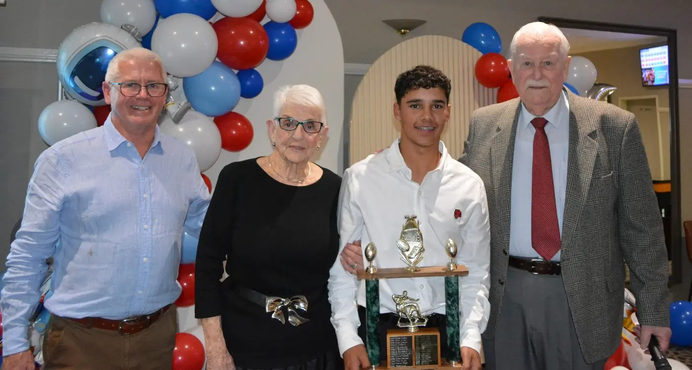 Lovett lights up the field in 18s