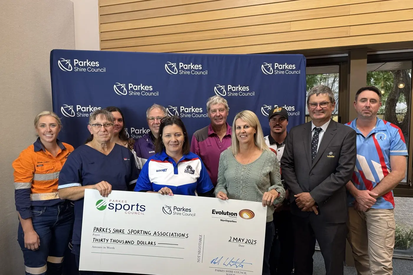 Sporting Grants Program recipients. Back: Brooke Plunkett (Northparkes Mines), Tiarni Cohen (Peak Hill Phoenix), David Parker (Parkes Cobras), Graeme Hunter (Parkes Croquet Club), Torin Hando (Parkes PCYC) & Chris Higgins (Parkes Little Athletics Centre). Front: Cr Louise O\\'Leary, Kate Thomas (Parkes Spaceman Rugby League Football Club), Denise Gersbach (Holy Family Primary School - Parents and Friends Association & Parkes and District Kennel Club), Mayor Neil Westcott. PHOTOS: Supplied