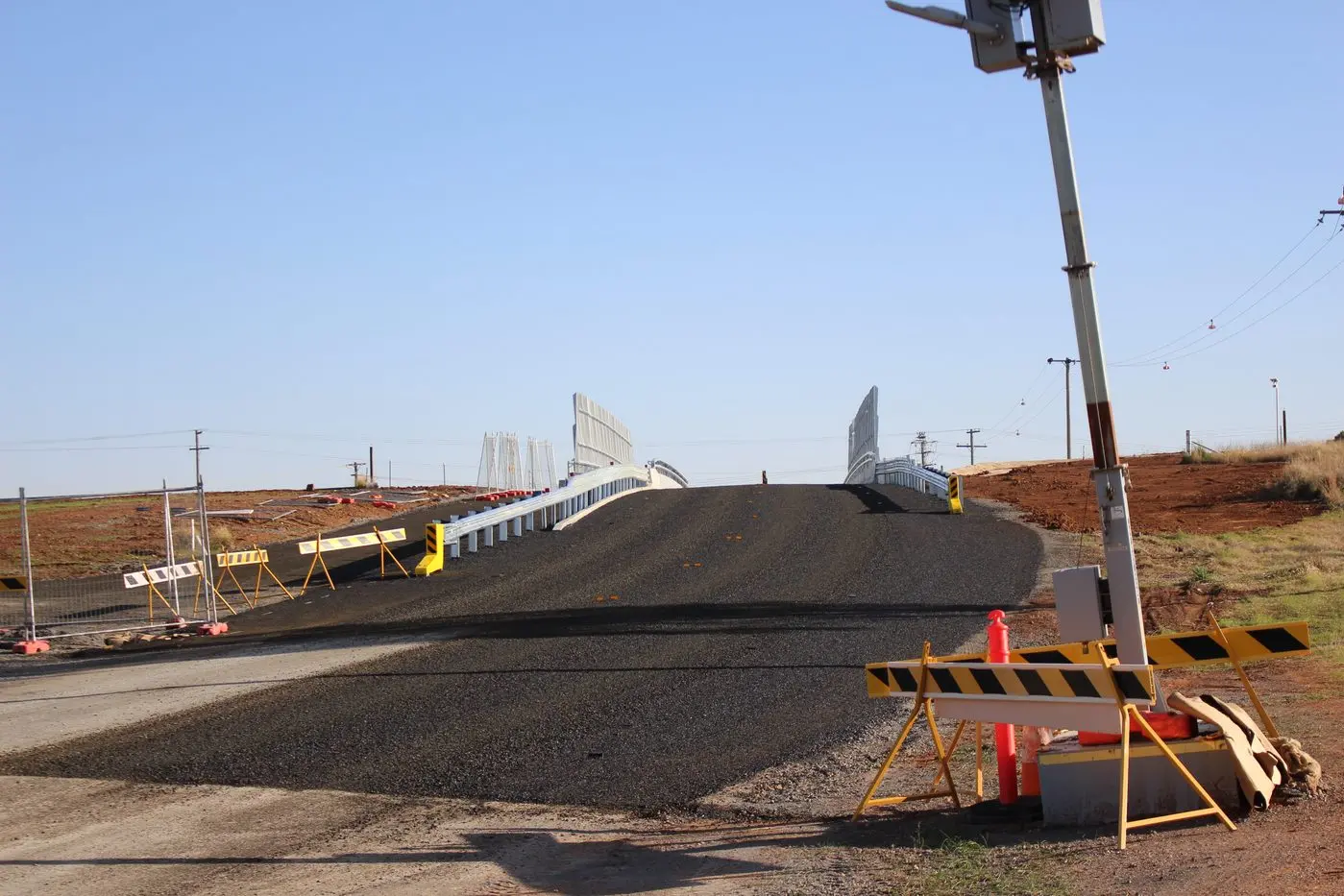 The Victoria Street bridge that sends motorists over the Parkes bypass is now open, after this section of the street being closed for three and a half years.