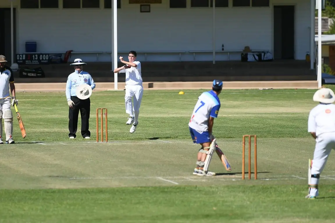 Jack Dunford comes in to bowl for Bogan Gate in Sunday\\'s contest against Condobolin. The junior restricted the batsmen to 12 runs off his five overs.