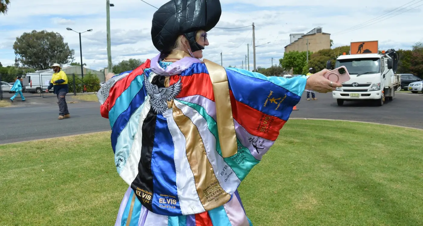 Jenny transforms scarf collection into festival outfit