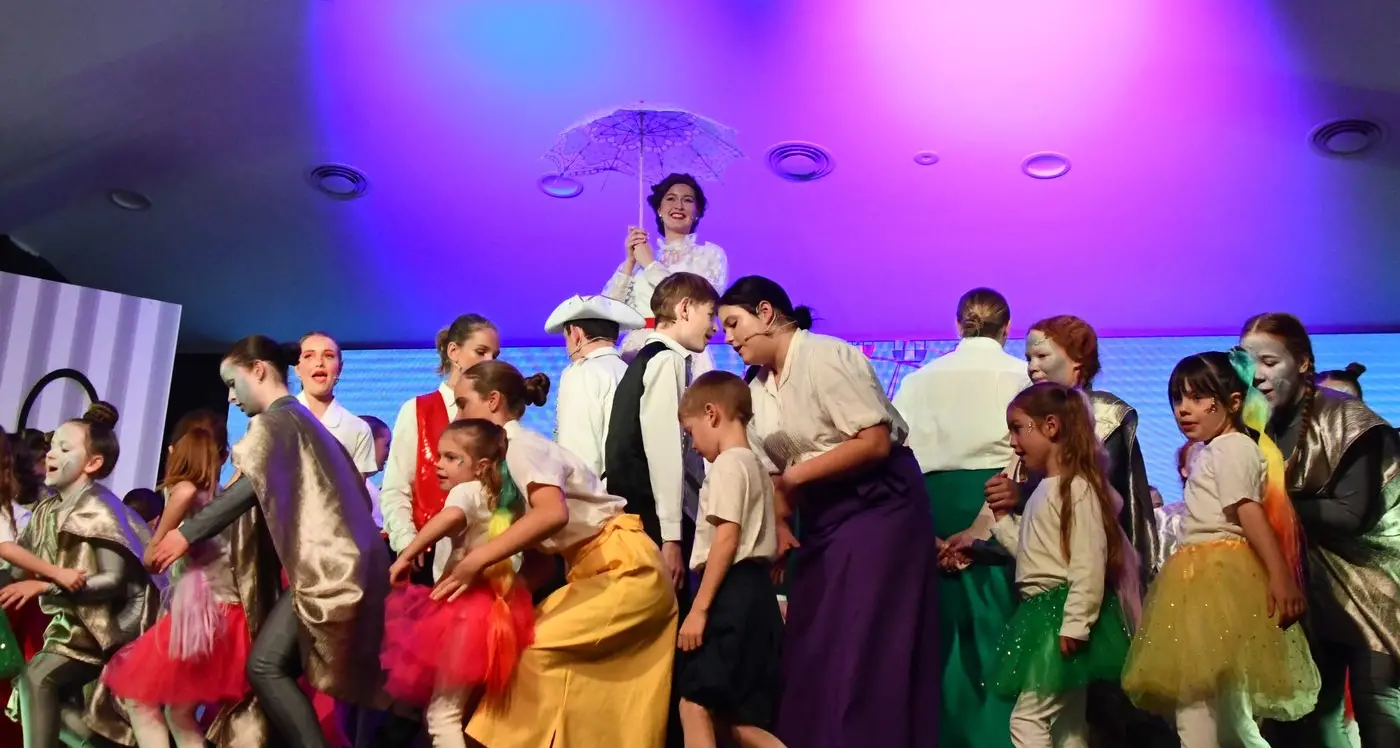 More photos from Mary Poppins musical