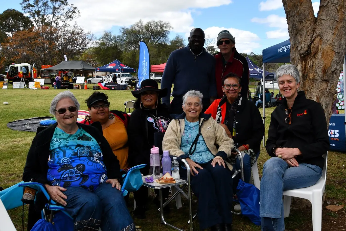 Pat Oliver, Iesha Charlton, Kelly Thompson, Gail Smith, Sidney Allo, Geoff Anderson, Irene Ridgeway with Julia from Beon Energy. PHOTOS: Jenny Kingham