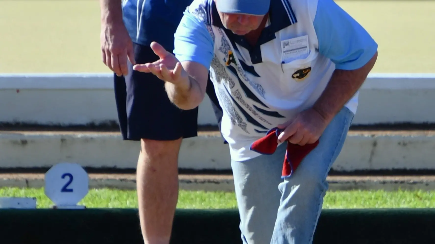 Warwick powers into championship final