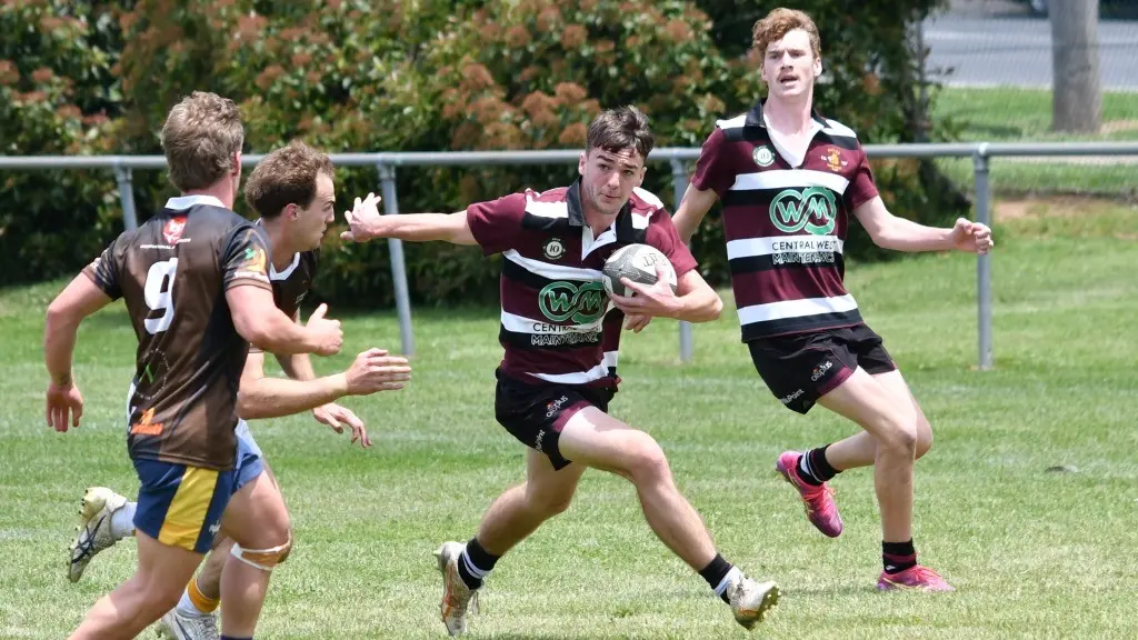 'Here for each other': Boars support Emus 10s