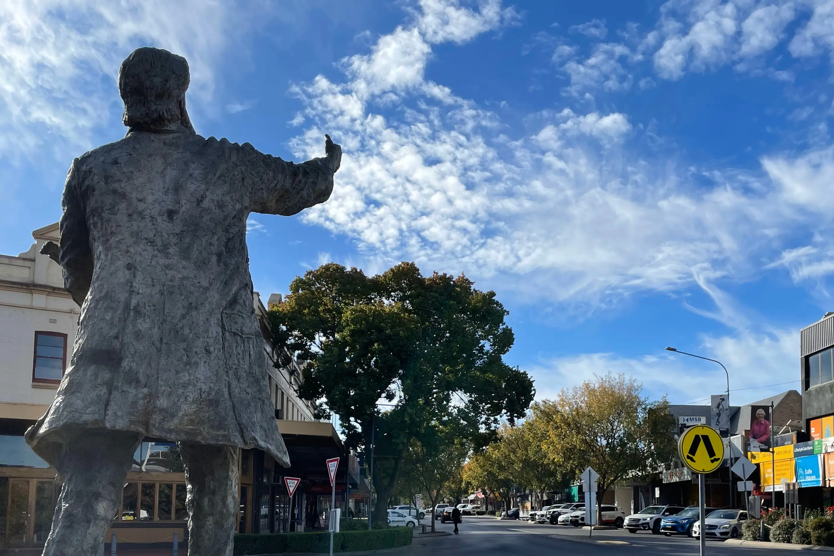 <p>A solidarity walk saying no to the proposed incinerator will take place this Saturday, starting at the Sir Henry Parkes Statue.</p>\\n