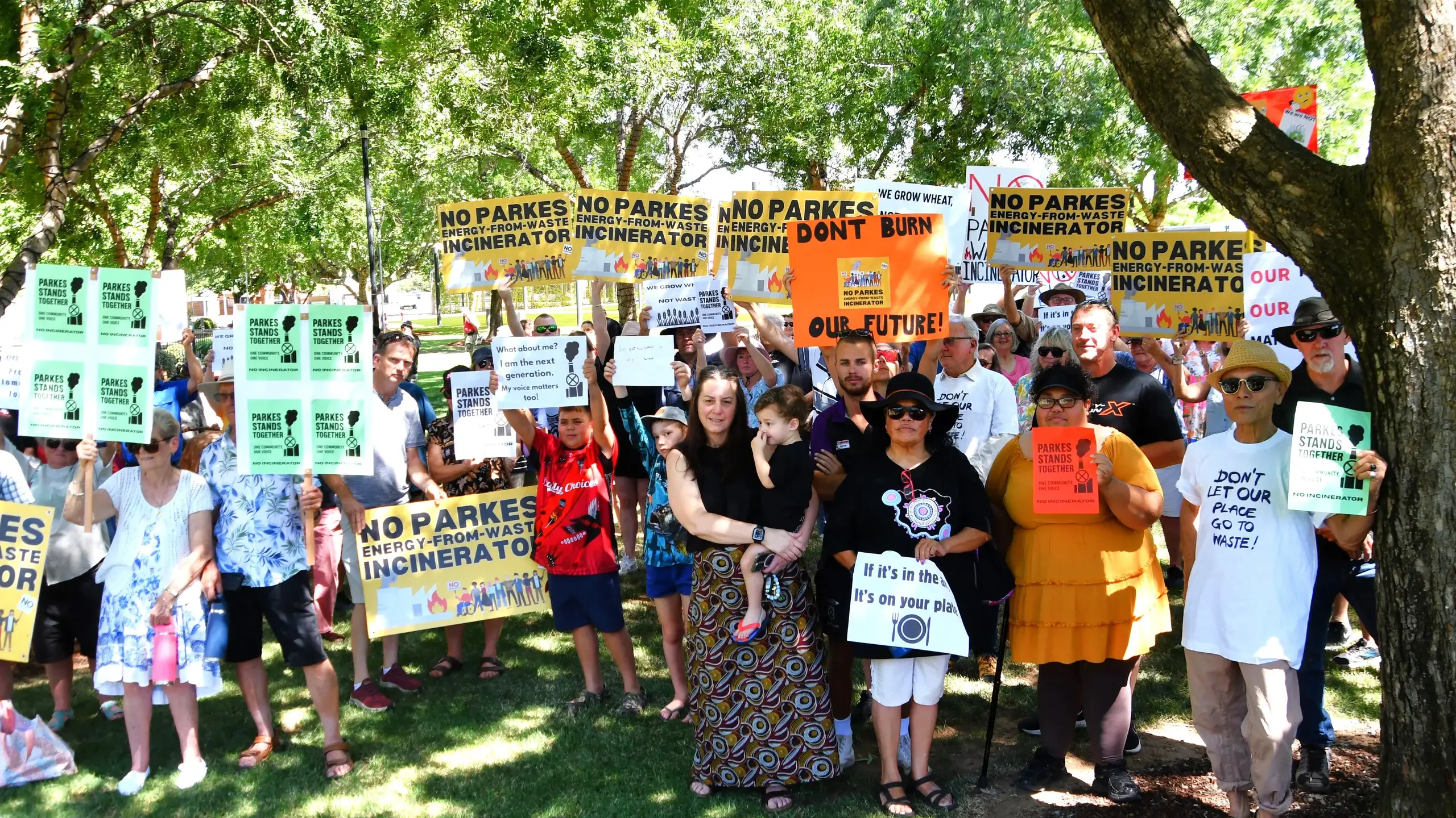 Parkes people stand together to protest incinerator