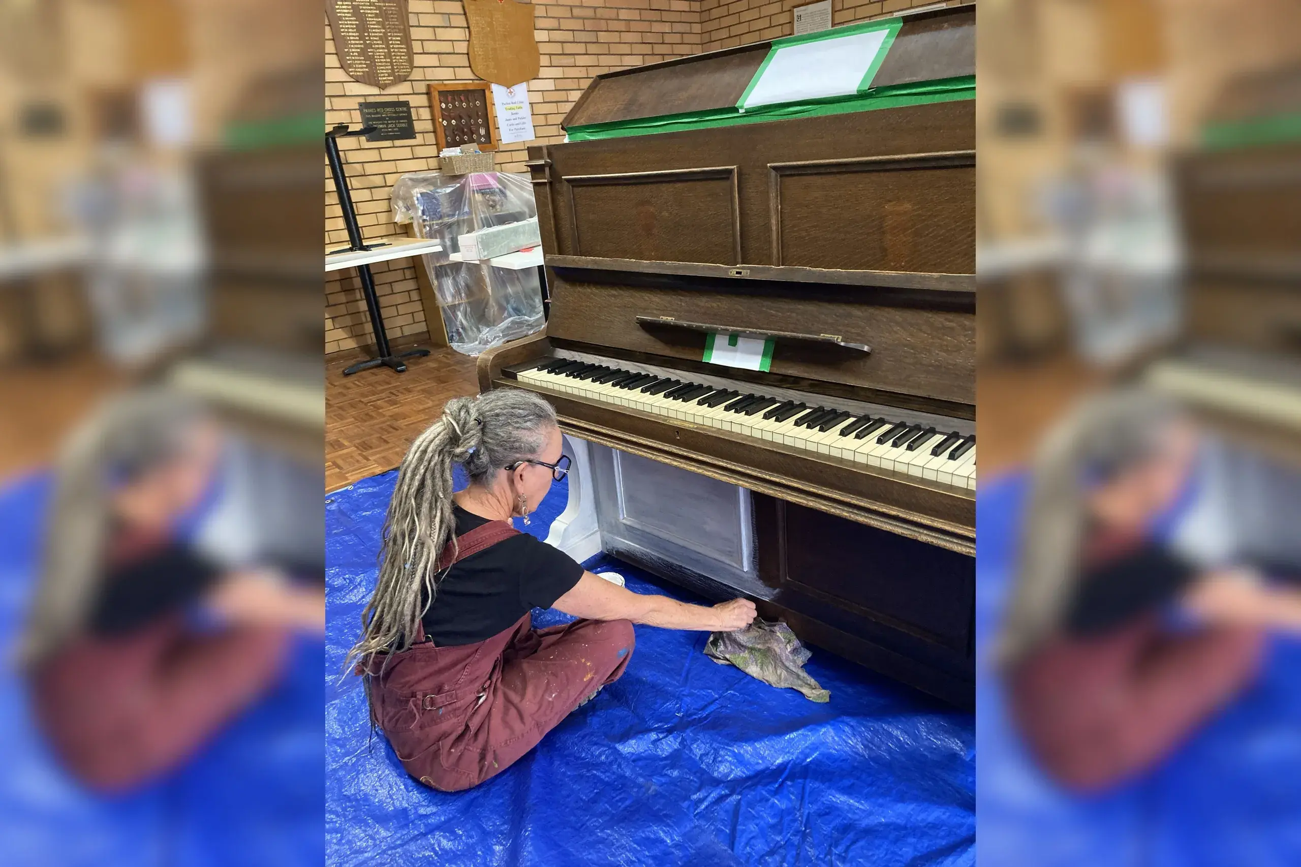 <p>Parkes artist Jo Laurie has kindly donated her time to paint the old piano to give it a rockin\\' vibrant feel.</p>\\n