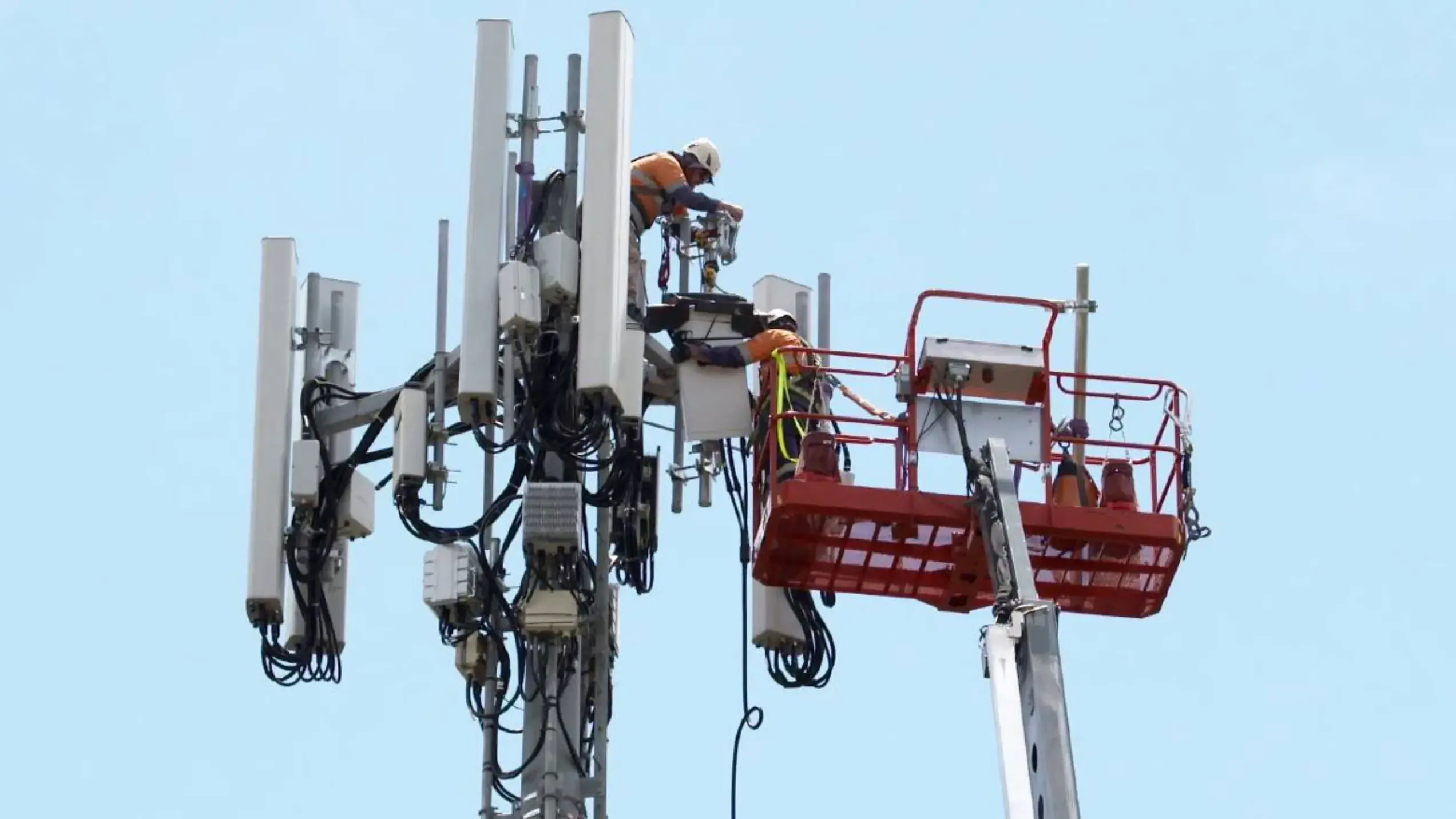 Telstra expands 4G capacity in Peak Hill and preps area for future 5G