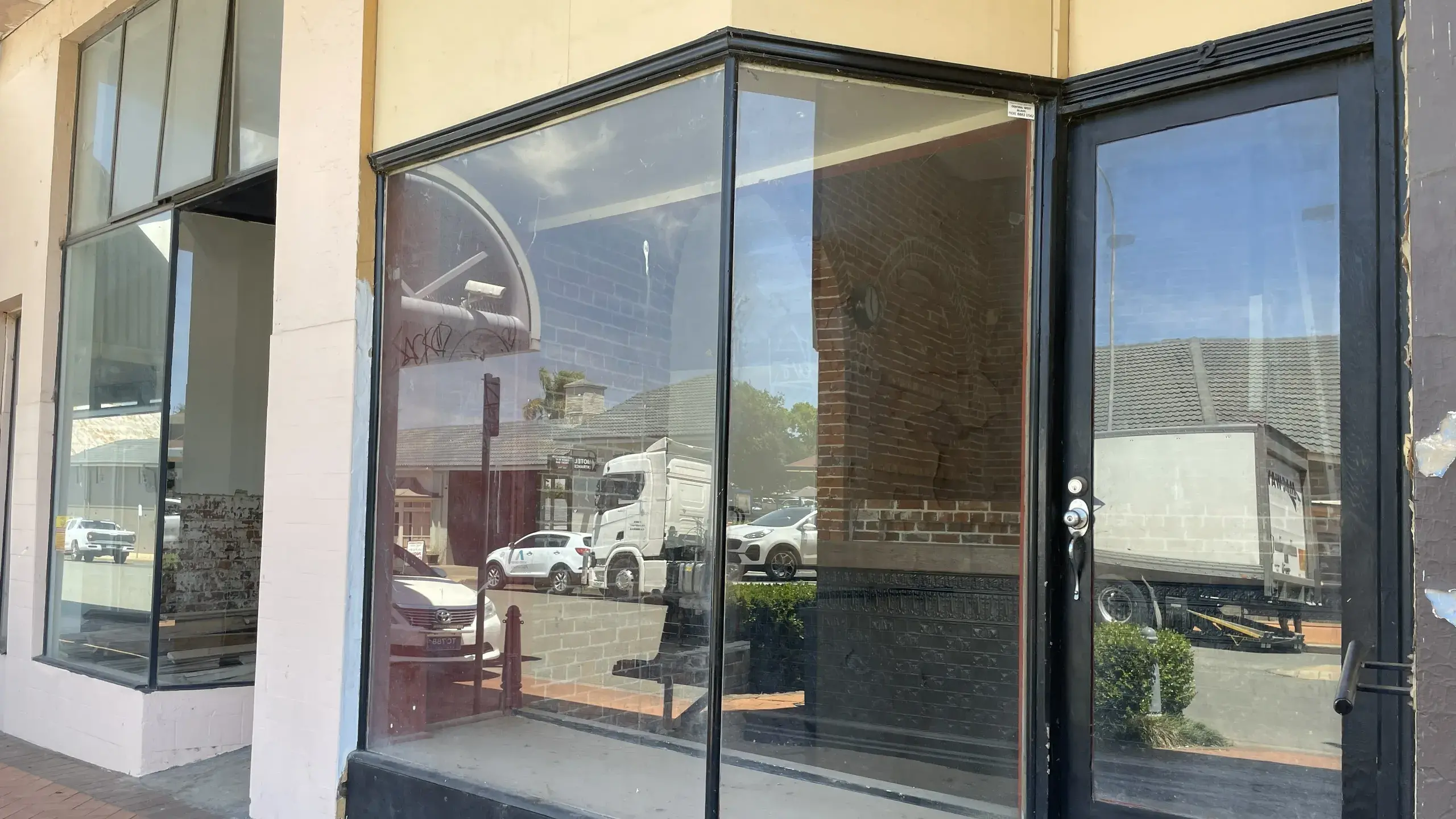 Residents share their thoughts on Parkes' shopping scene