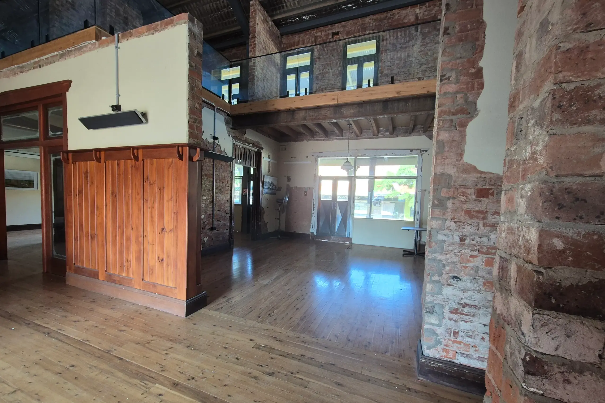 <p>The historic Carrington Hotel in Peak Hill will set the scene at dinner on 21 February.</p>\\n