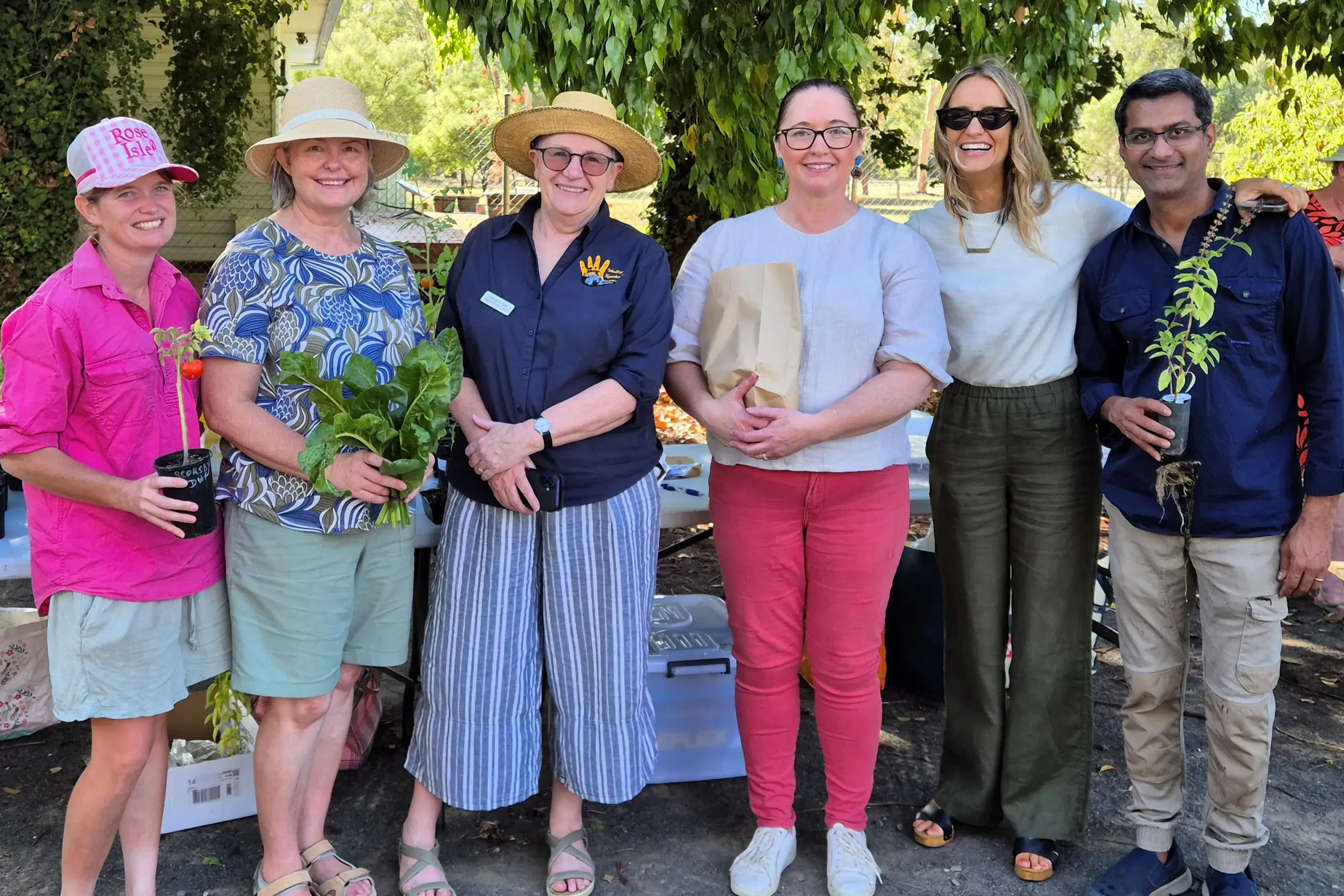 <p>Some of the Central West Lachlan Landcare Committee members at Forbes Crop Swap with guest Mindy Woods. Kate Styles, Maree Yapp, Margot Jolly, Marg Applebee, Mindy Woods and Chandra Iyer.</p>\\n