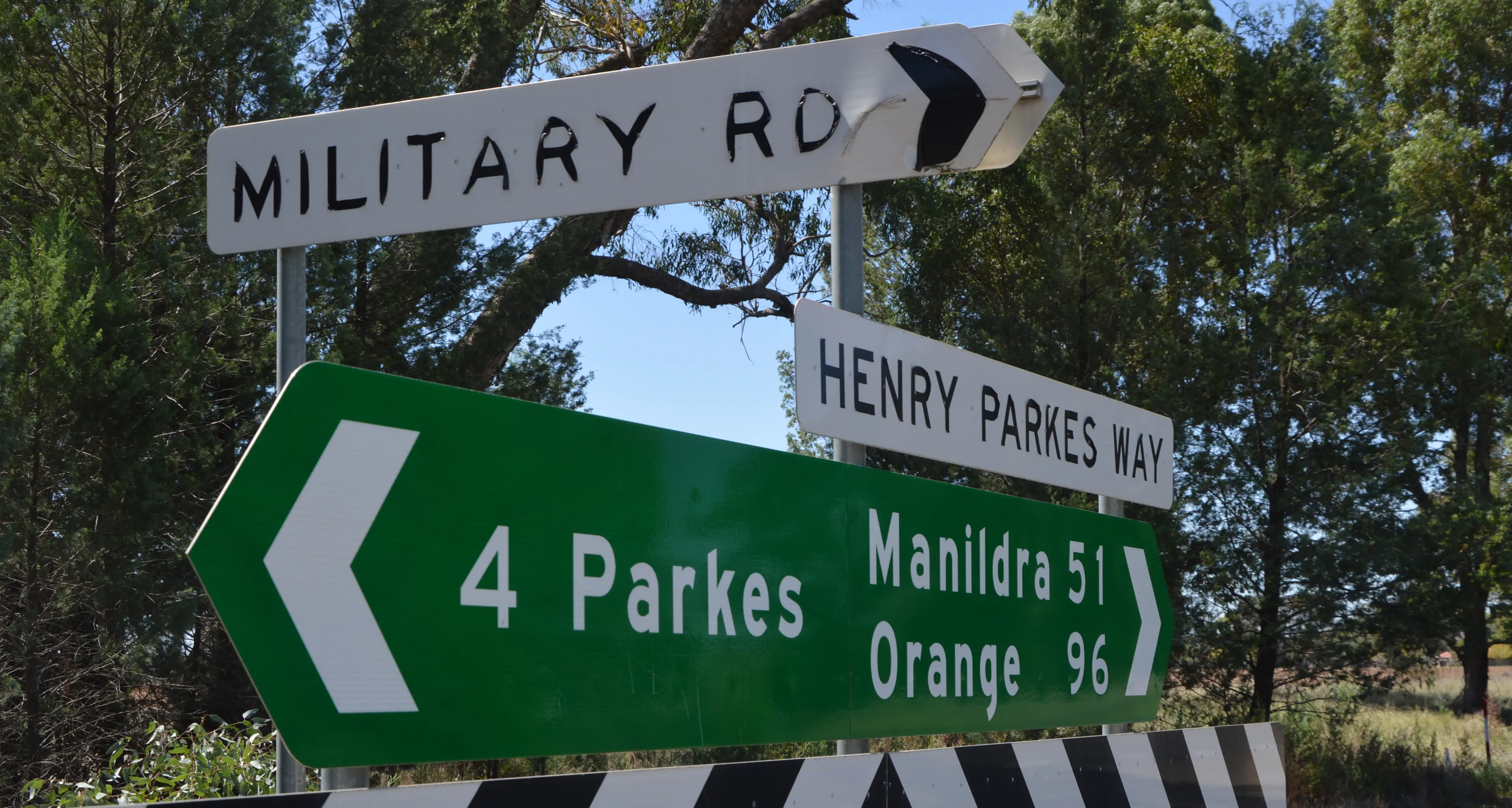 Road works over two big sections on Henry Parkes Way