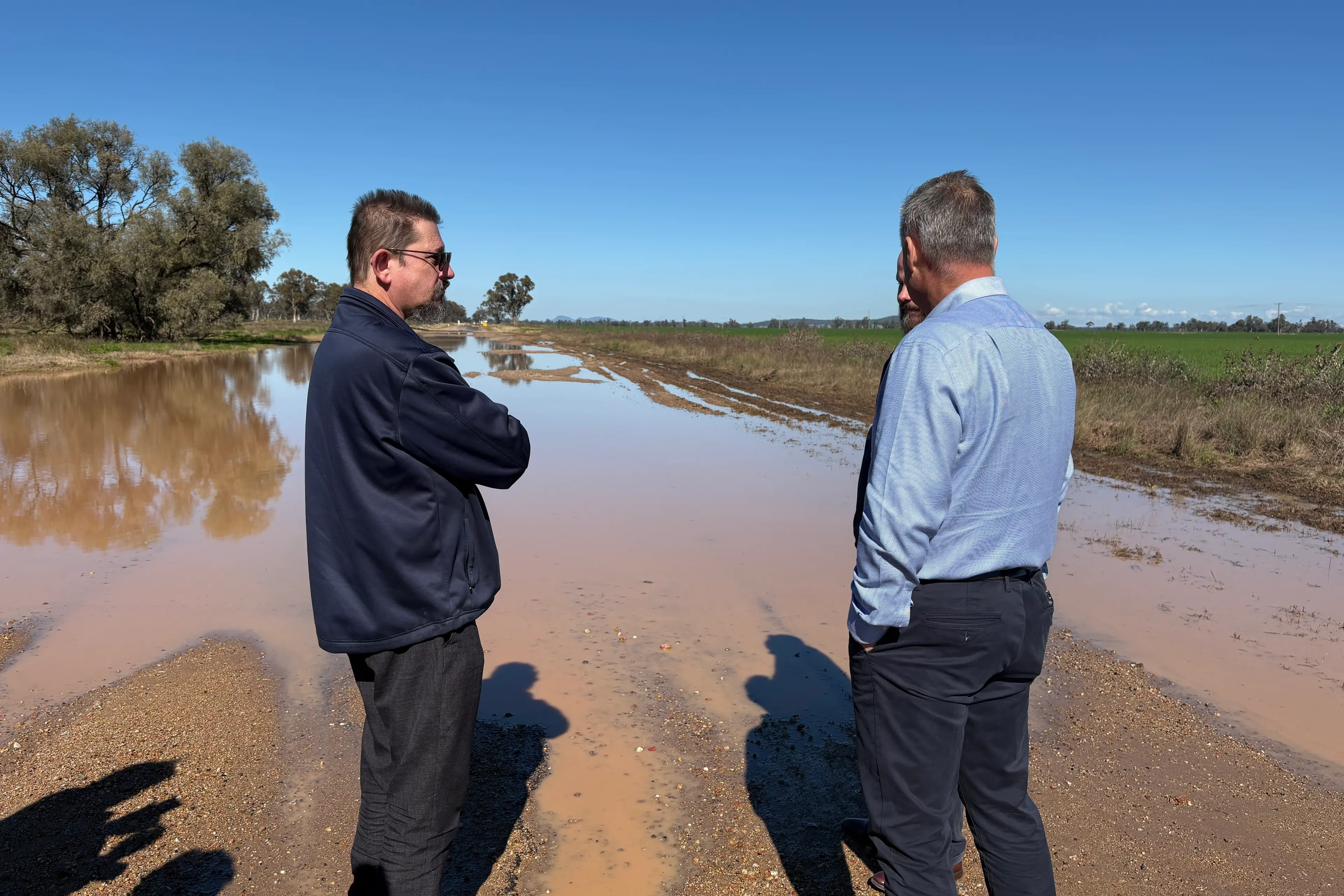 <p>Federal Member for Parkes Jamie Chaffey inspects a road in the Gunnedah Shire with Gunnedah Shire Council representatives.</p>\\n