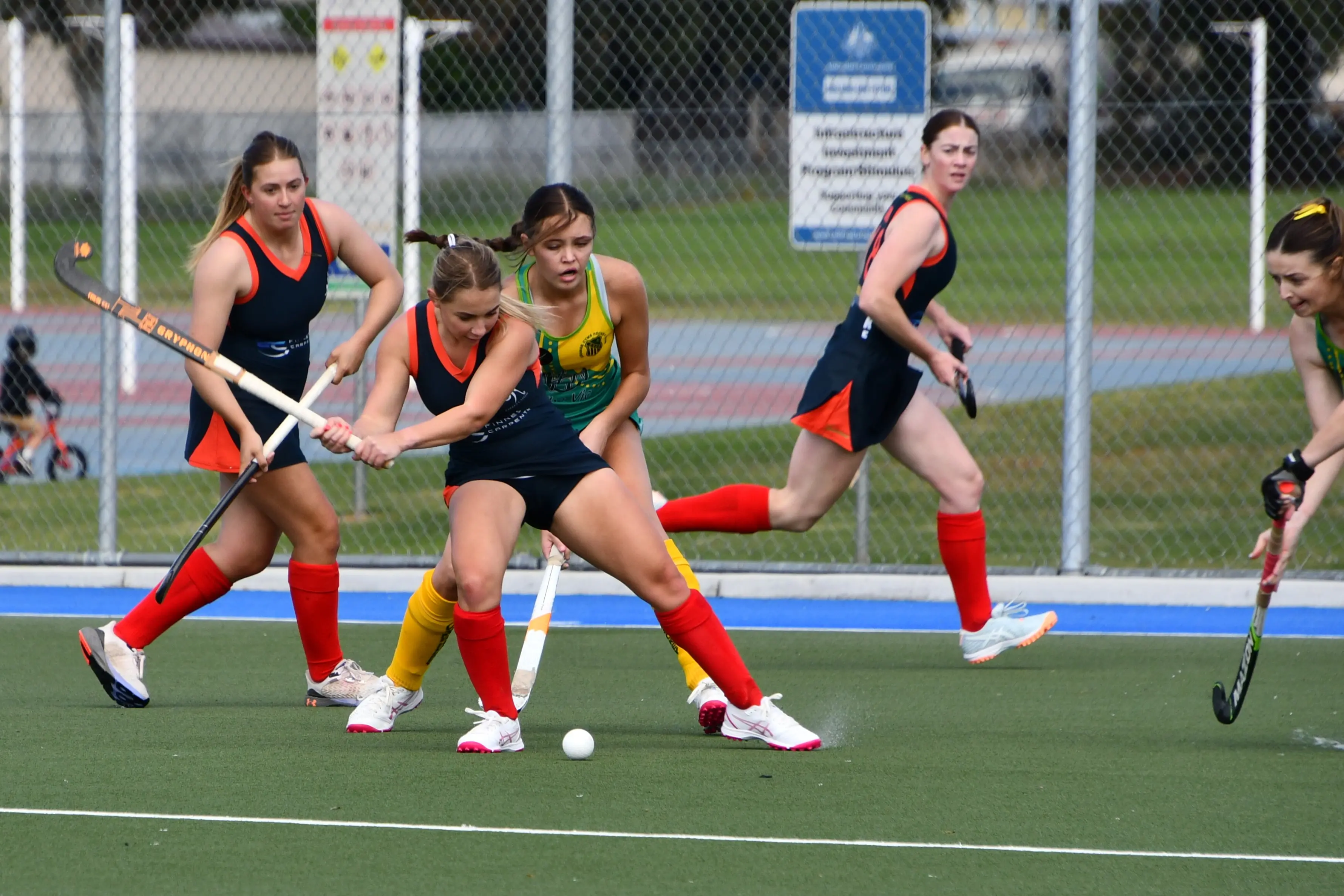 <p>Meghan Searl scored for Parkes United in the third quarter sending the ball into the top left of the net. PHOTOS: Jenny Kingham</p>\\n