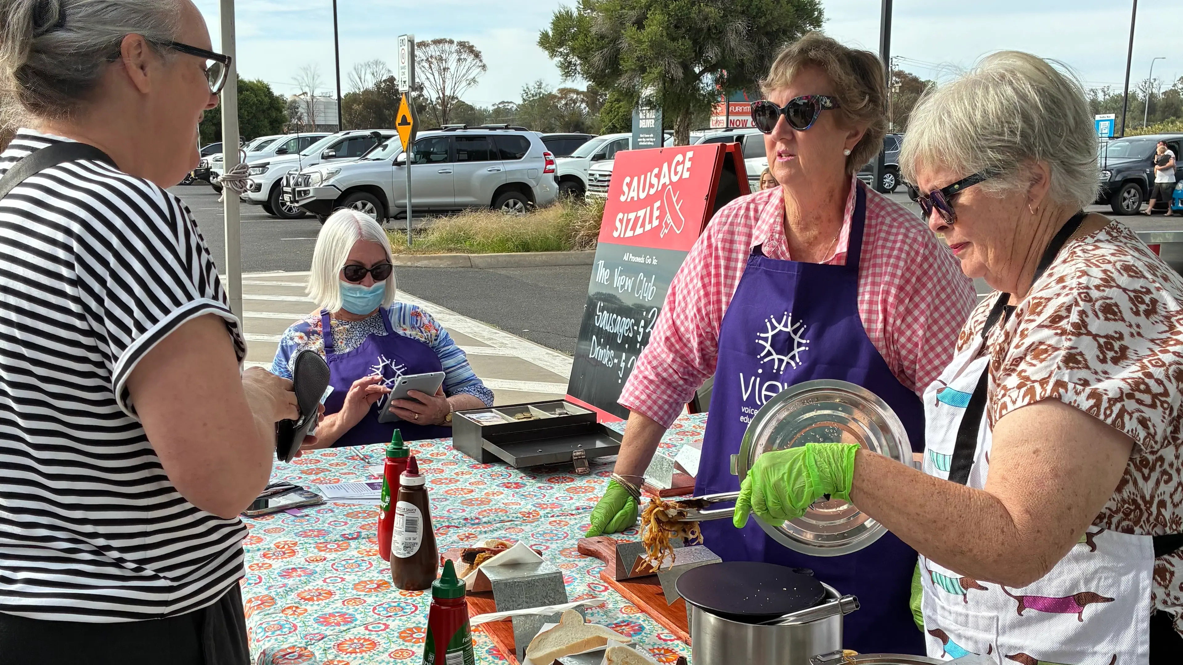 Volunteer with VIEW to support children's education