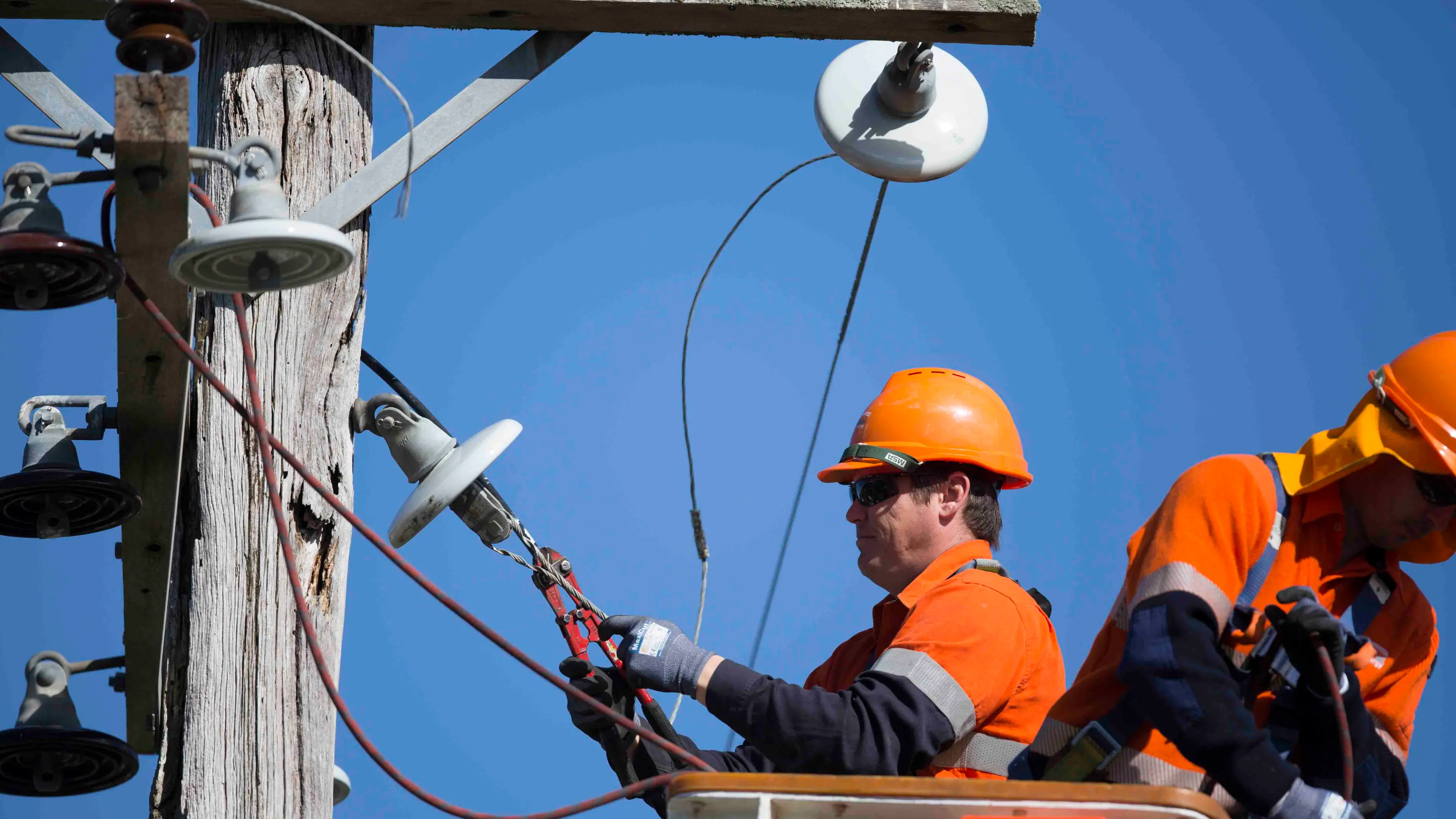Wet weather sparks early-morning outages