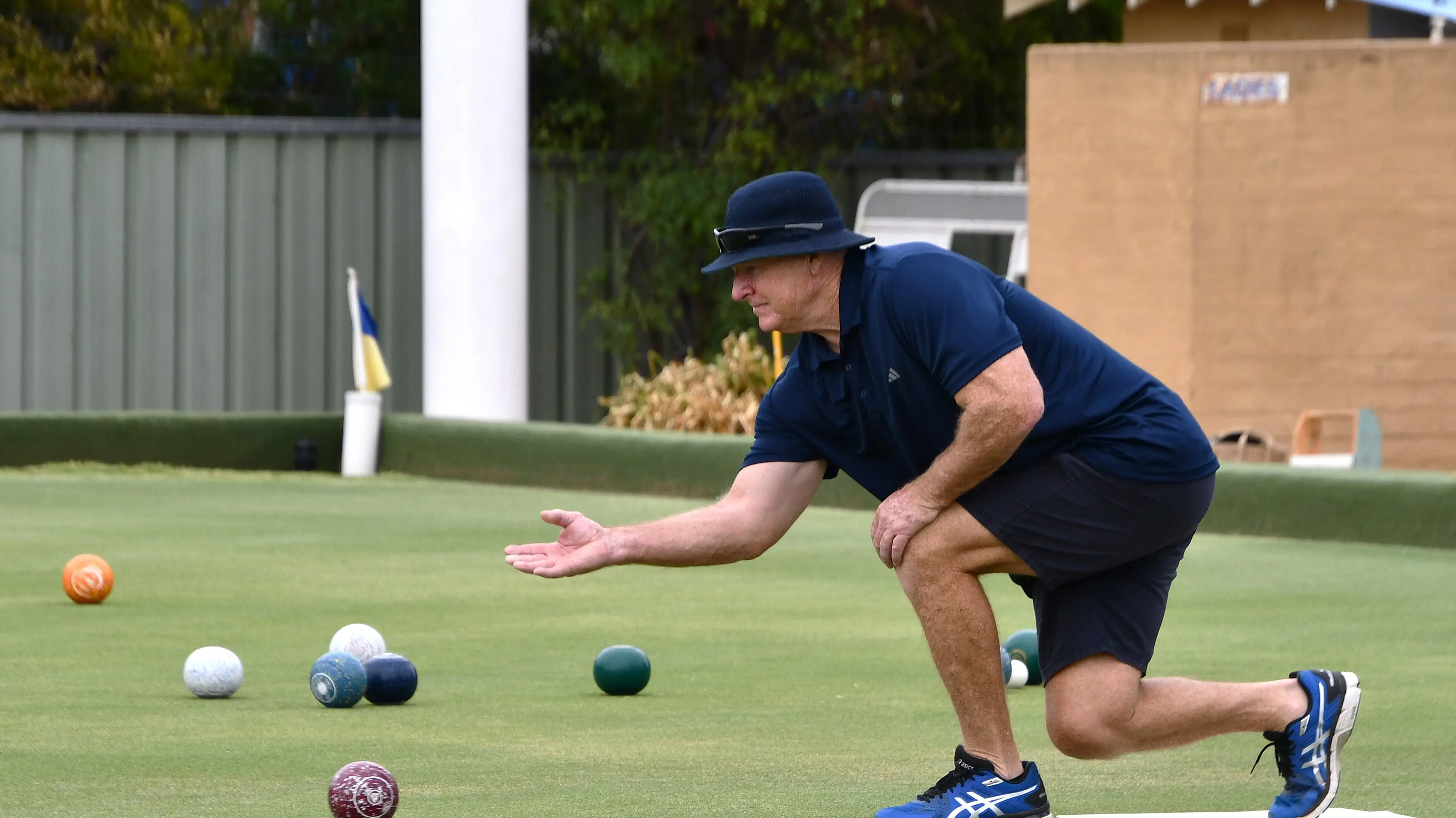 Narrow wins shape semi final line-up