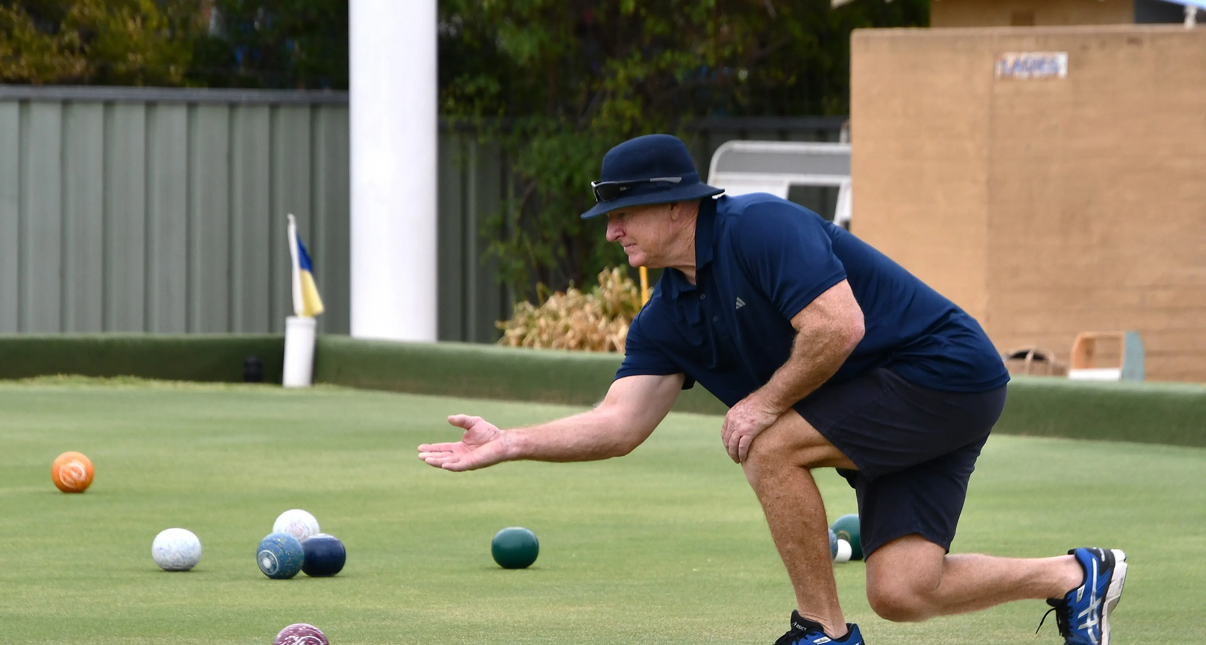 Narrow wins shape semi final line-up