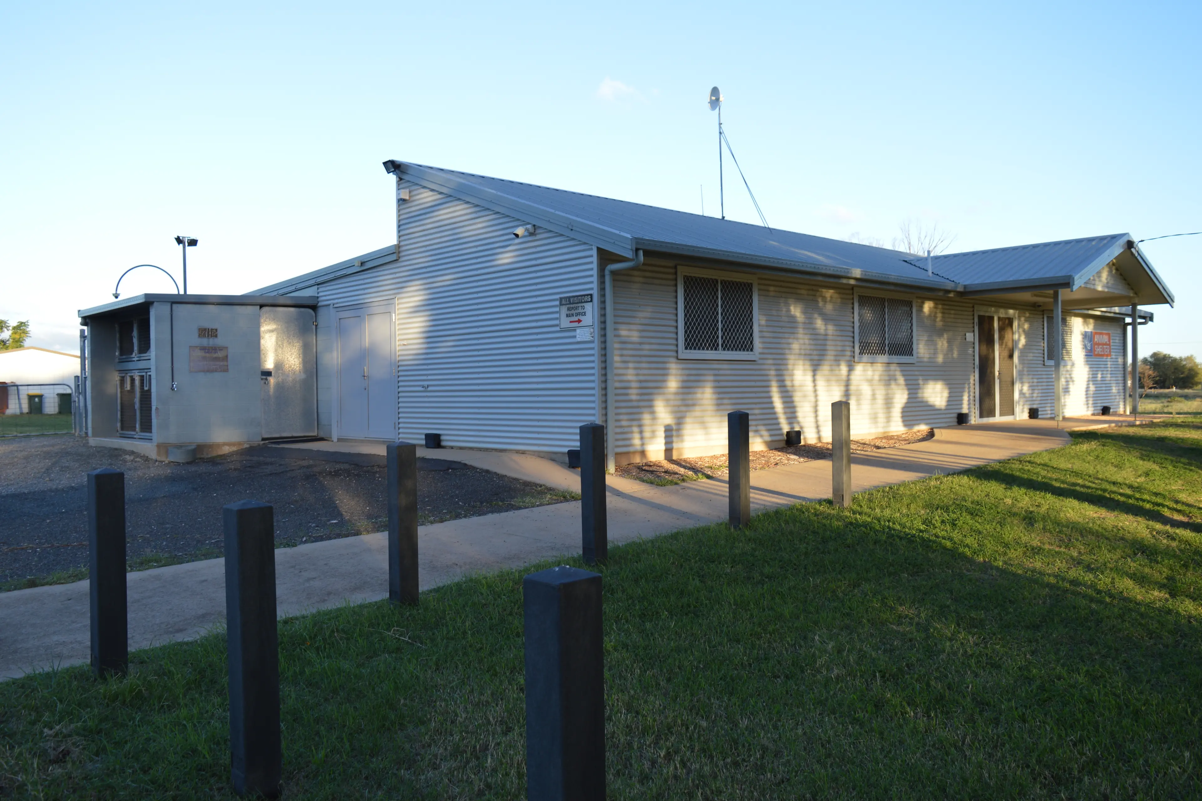 <p>A draft $90 million capital works program is on exhibition until 28 May and includes $450,000 for the expansion of the Parkes animal shelter, among many other projects.</p>\\n