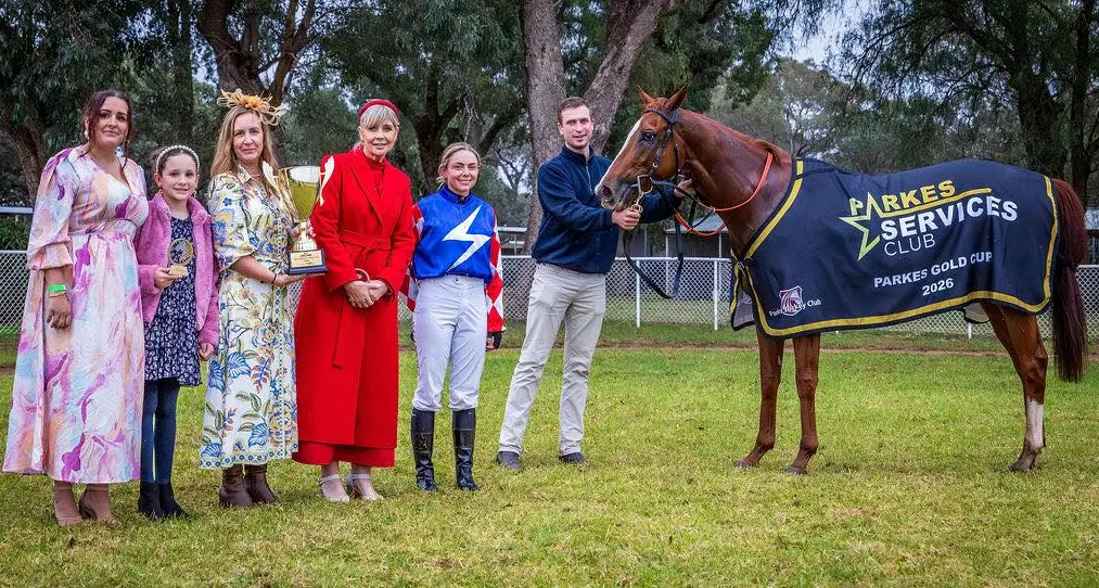 Weir guides Astunner to Parkes Cup win
