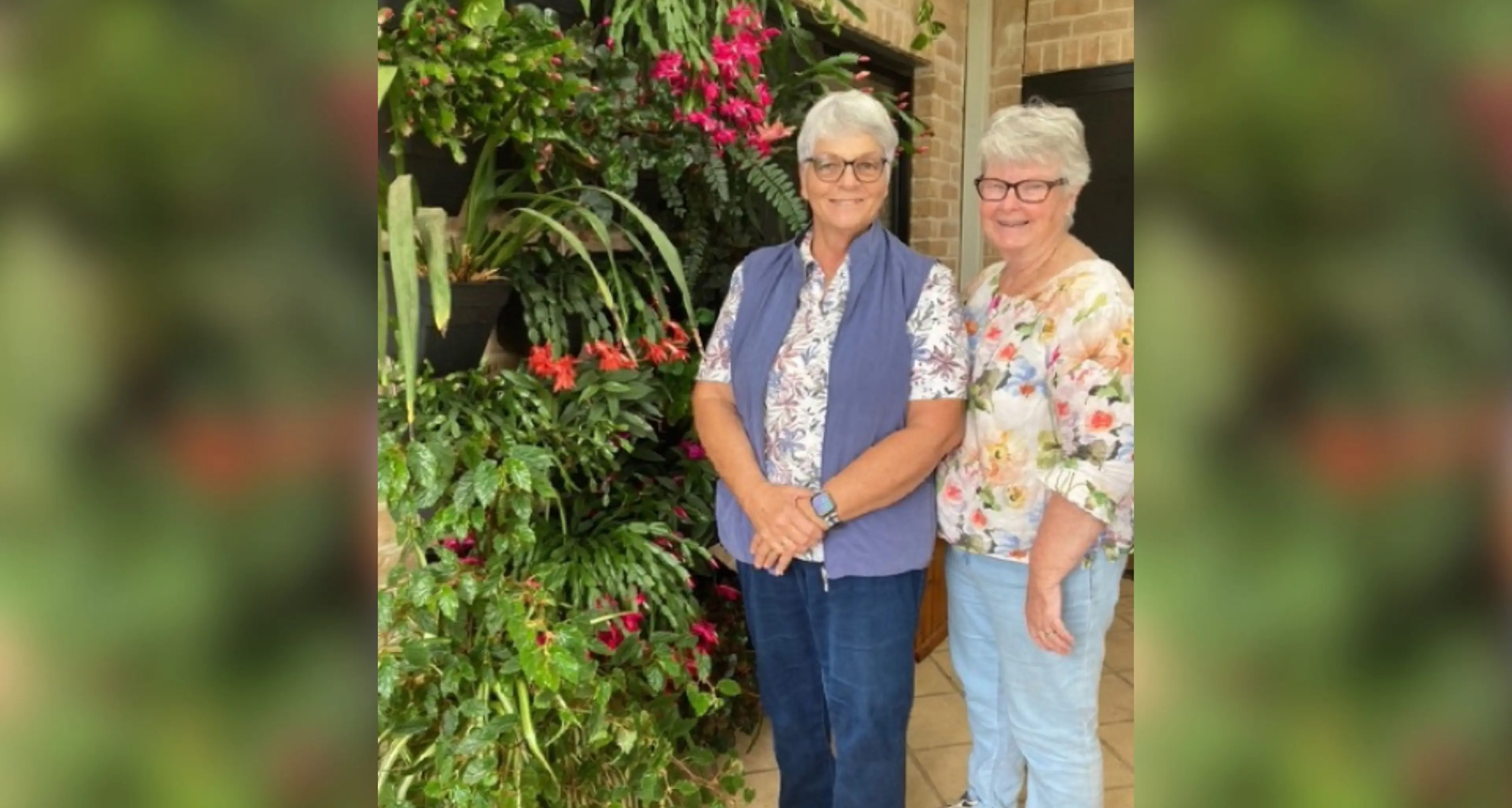 Great turnout to see Lea's garden