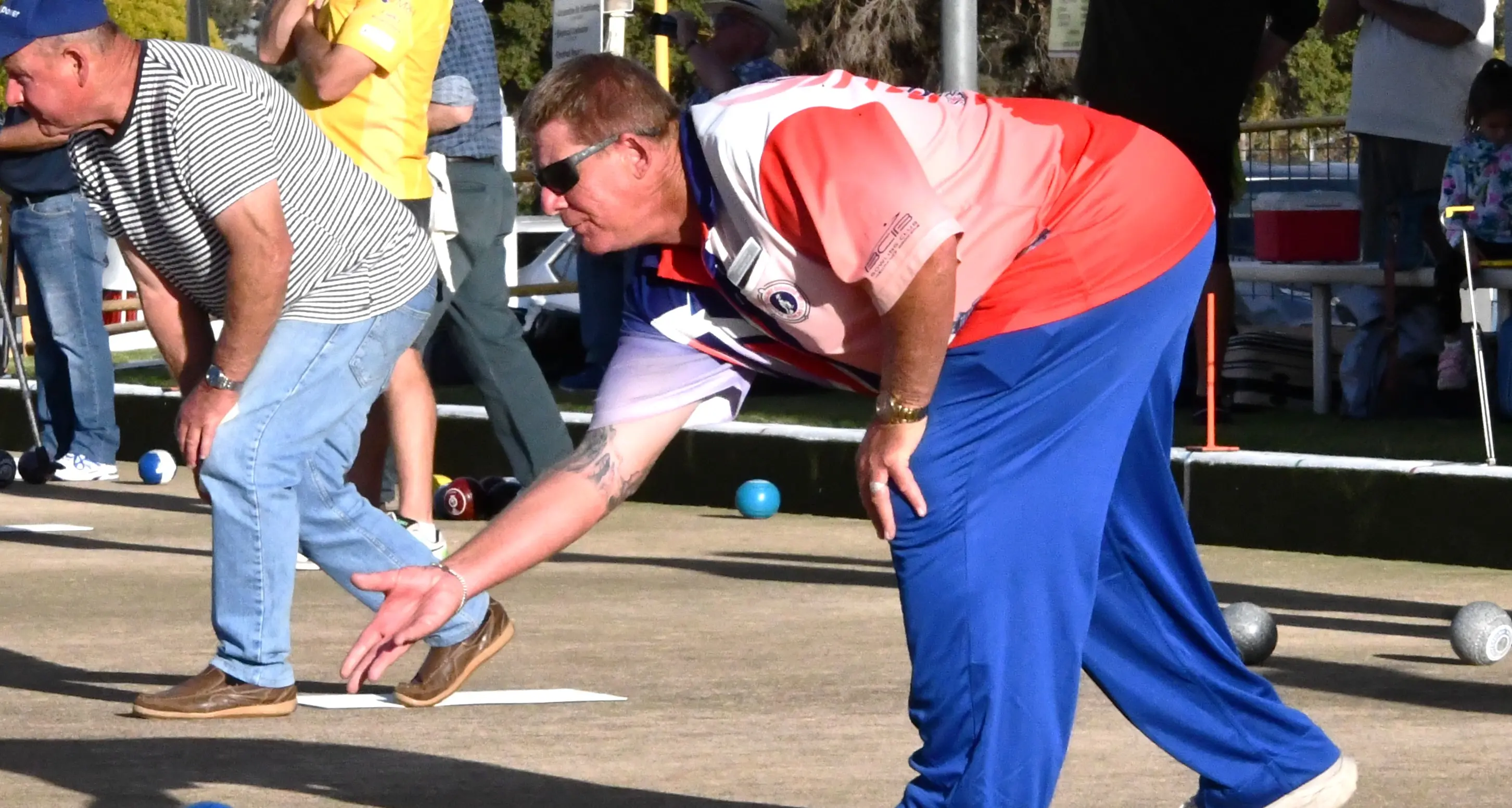 Fine weather brings bowlers back