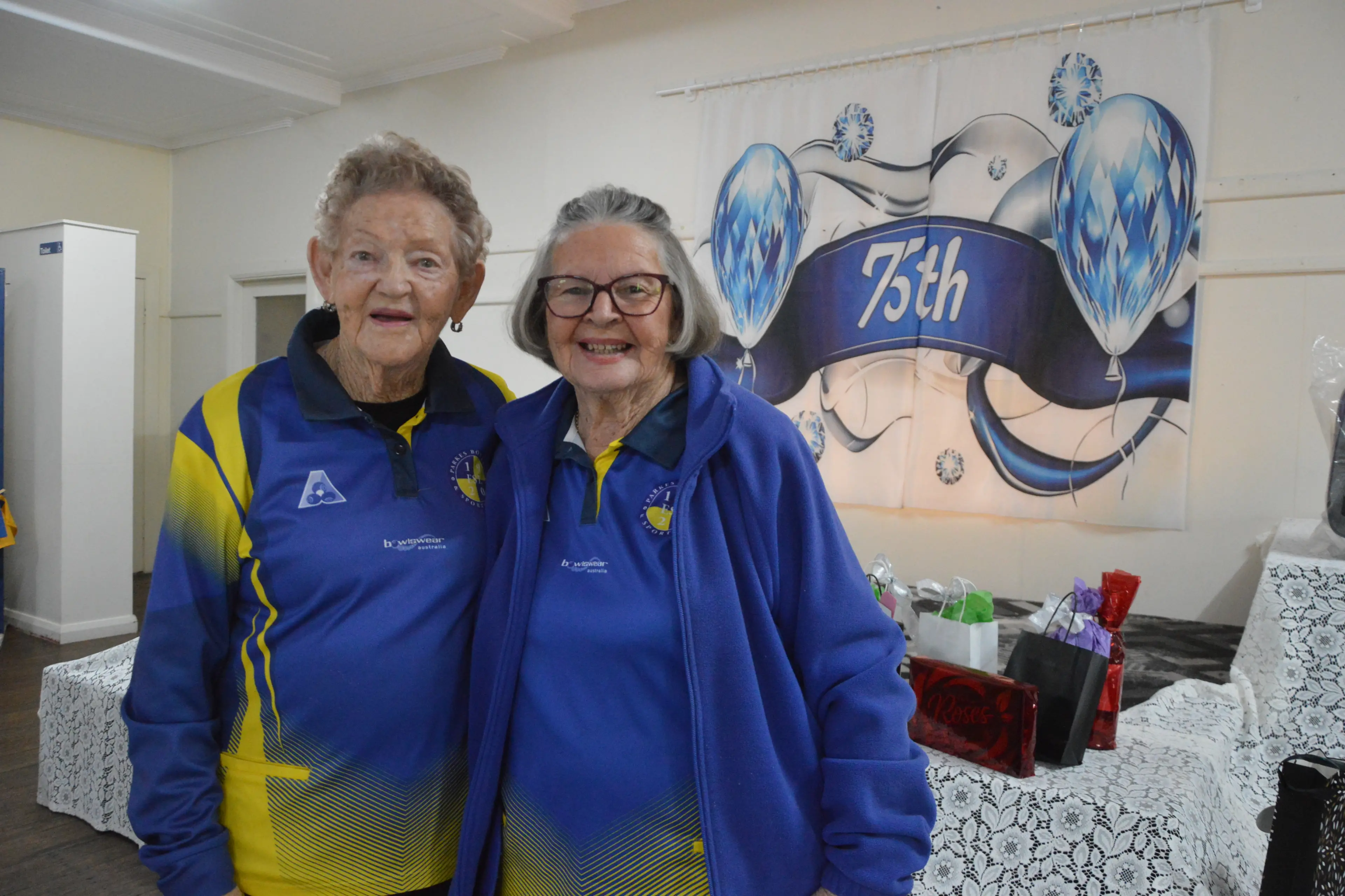 <p>The Parkes Women\\'s Bowling Club\\'s longest active members 90-year-old Joan Simpson who\\'s been bowling for 65 years and 86-year-old Gwenda Carty, playing for 49 years. PHOTOS: Christine Little</p>\\n