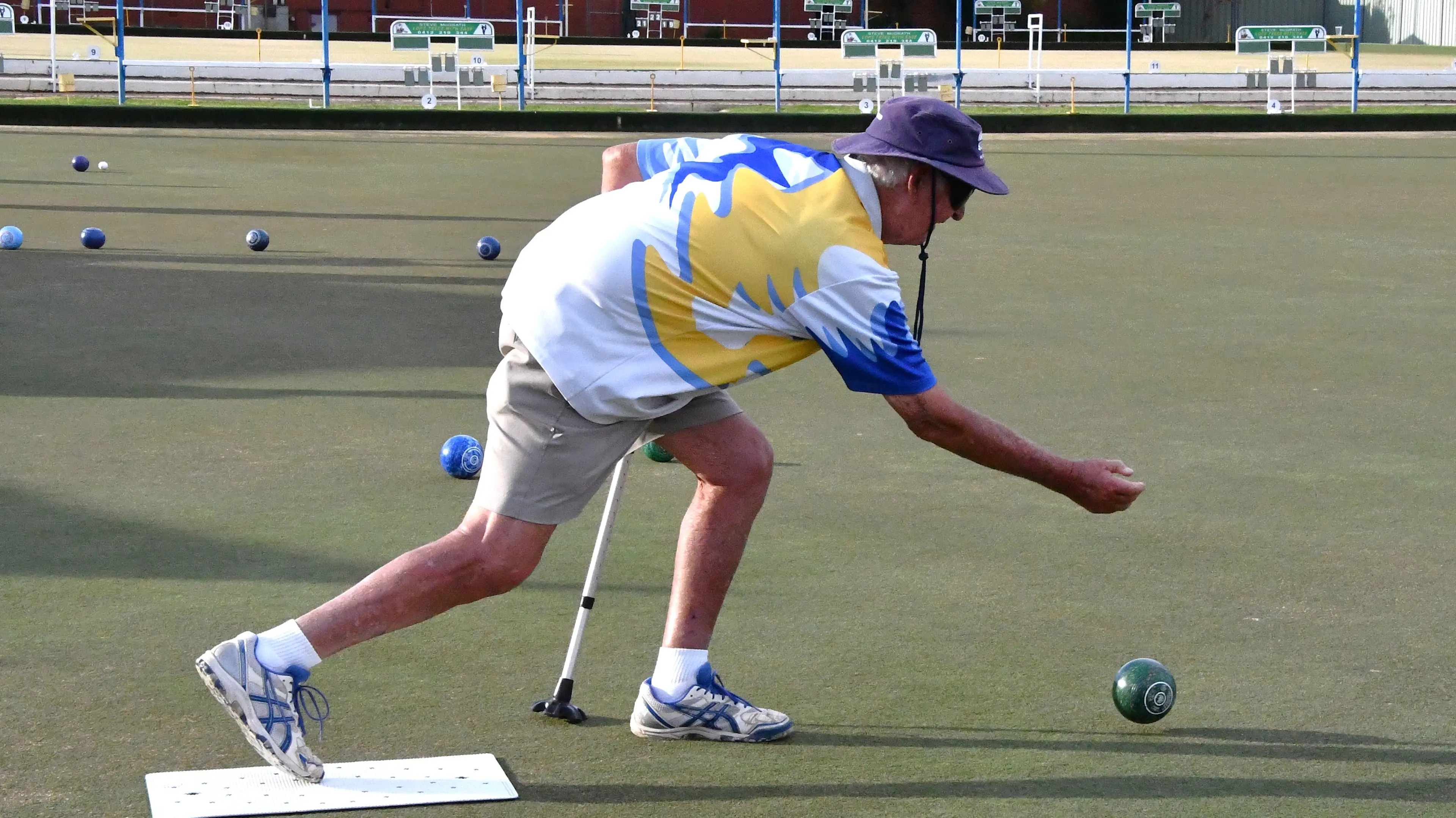 Hardy bowlers brave the chill on the green