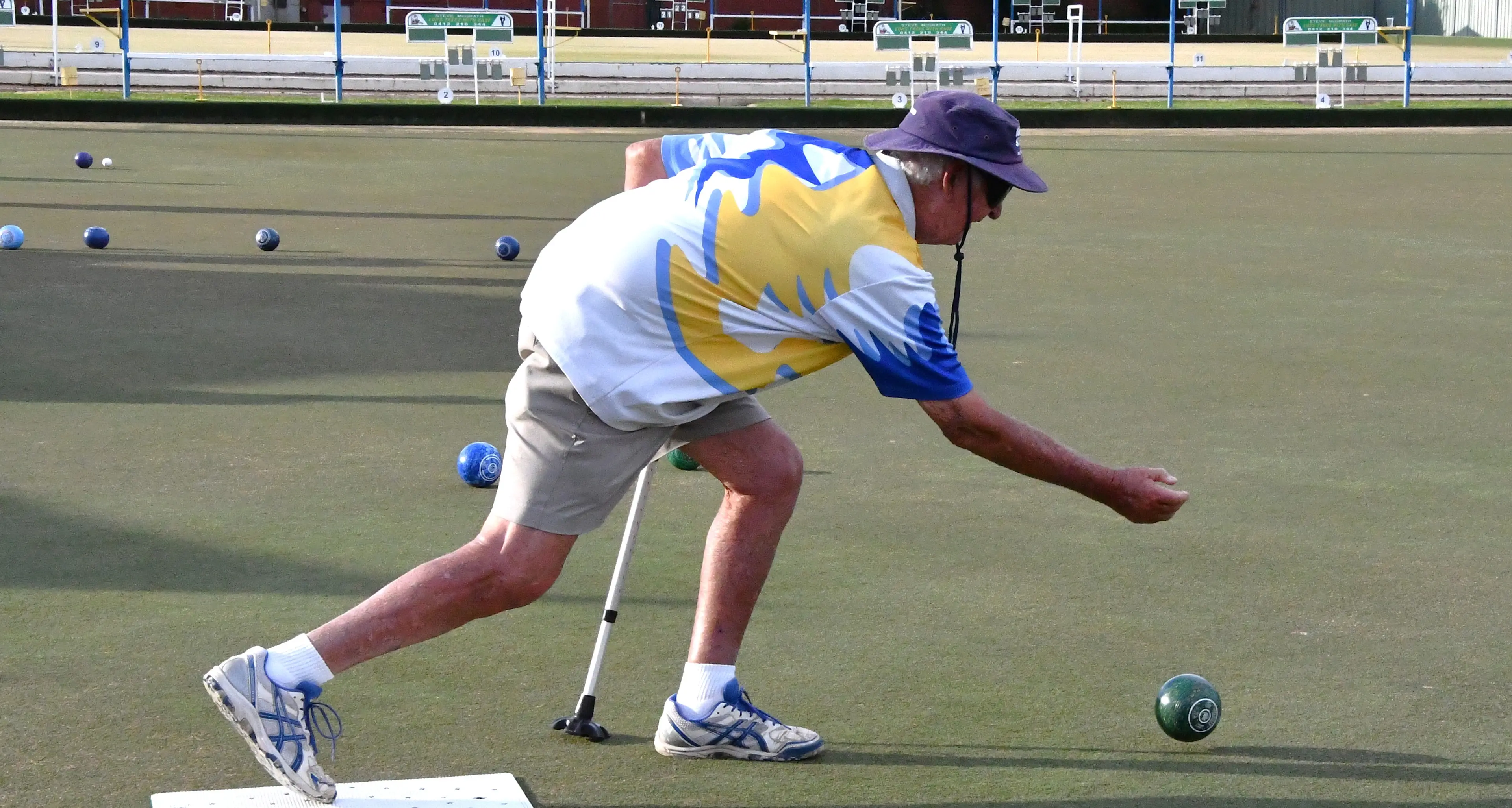 Hardy bowlers brave the chill on the green