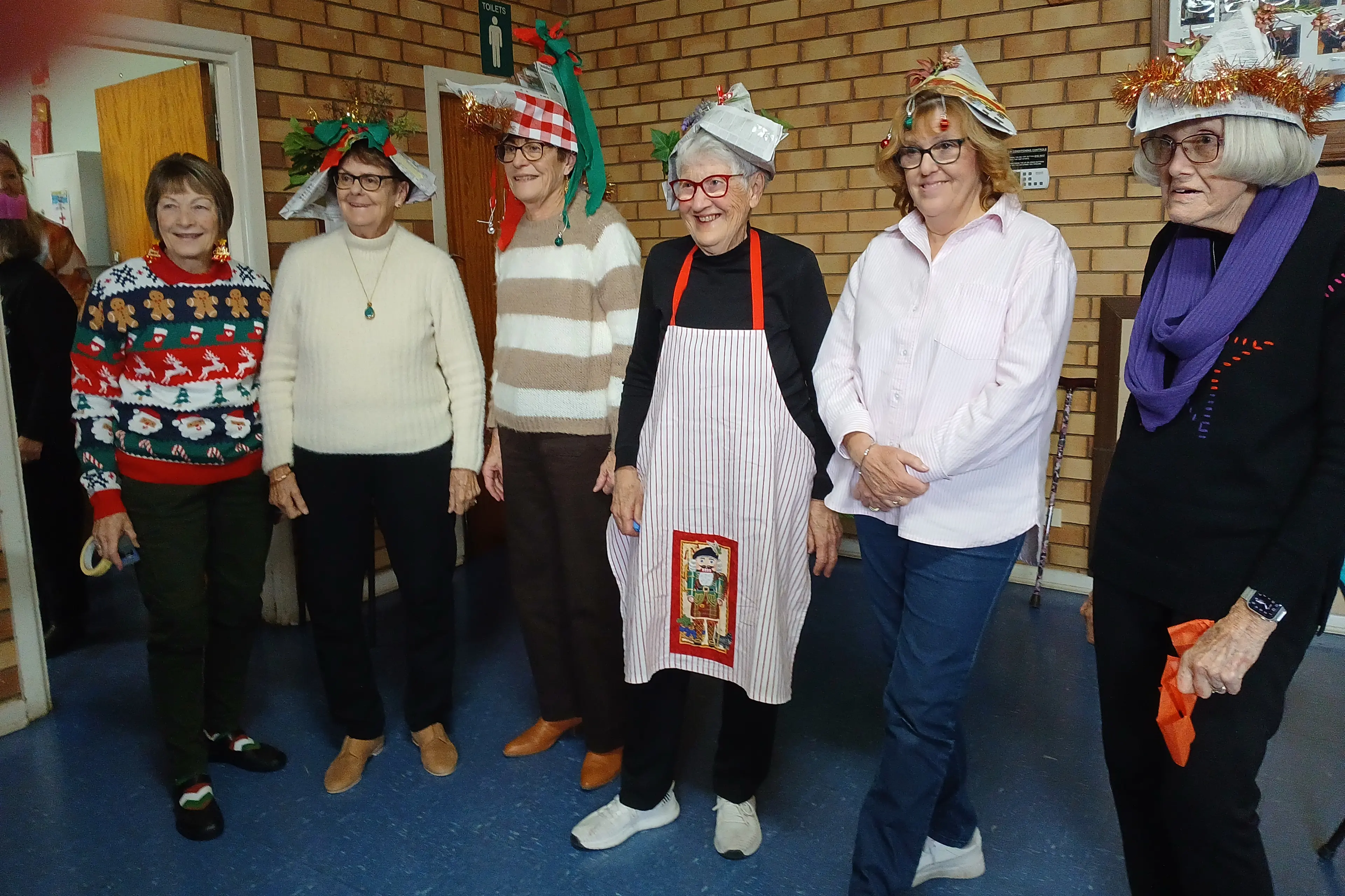 <p>Fran Dixon, Kay Craft, Cathy Clarke, Anne Steel, Kath Whitchurch and Robyn Morrissey on parade with their Christmas hats.</p>\\n