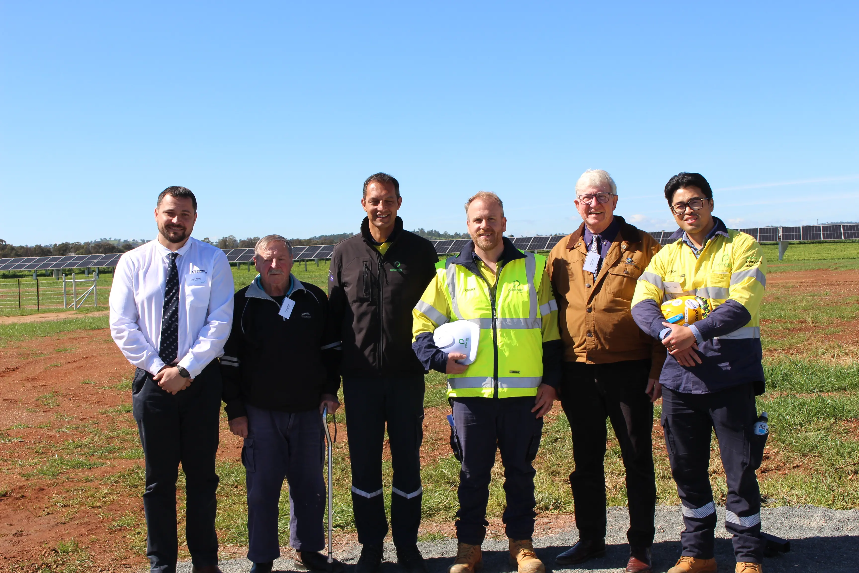 <p>Logan Higneth, George Pratt, Werther Esposito, Jeremy Jones, Bill Jayet and Jason Gao visited the completed Quorn Park Solar\\u00A0Hybrid to see the completed facility. </p>\\n