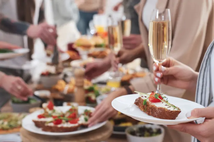 <p>Tullamore Bowling Club will come alive on 10 October with a long lunch.</p>\\n
