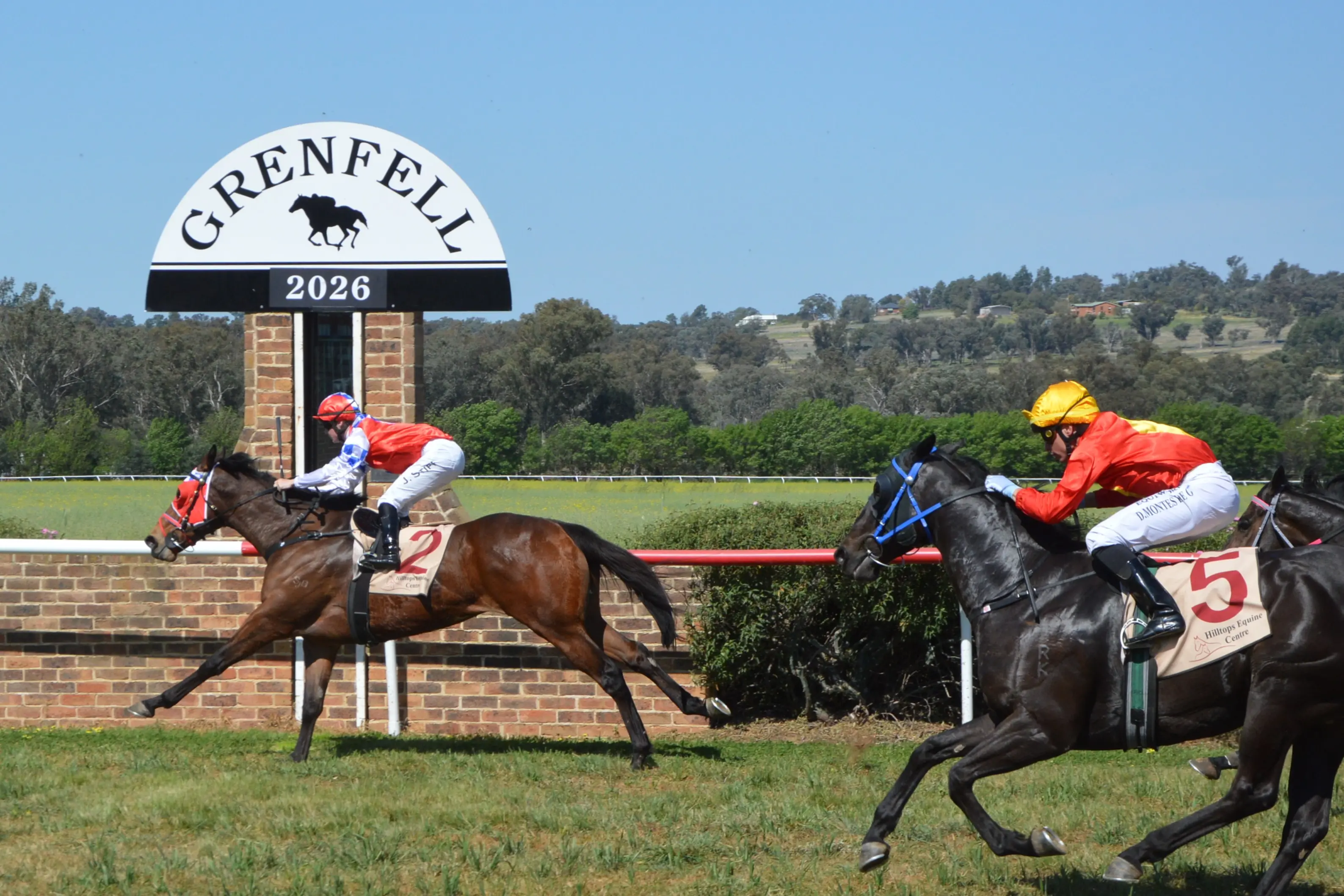 <p>Race 2 was won by Sharon Jeffries Parkes trained Wellspring with apprentice Jacob Stiff. </p>\\n